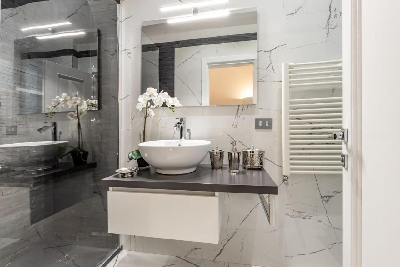 Trevi Luxury Apartment Jacuzzi Rzym Zewnętrze zdjęcie