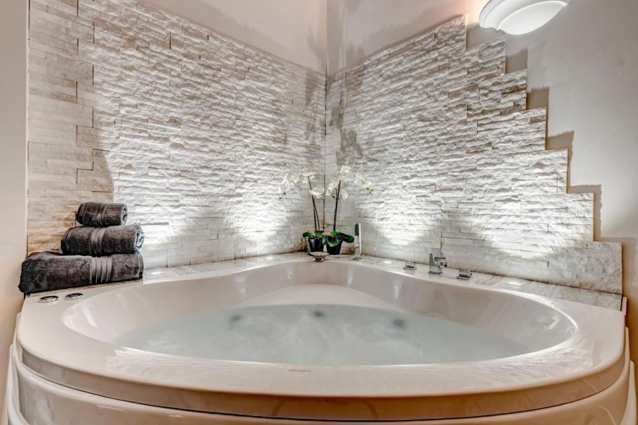 Trevi Luxury Apartment Jacuzzi Rzym Zewnętrze zdjęcie